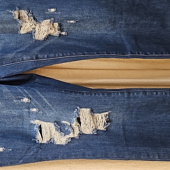 Judy Blue High Waist Zig Zag Button Fly Destroy Boyfriend 88526 - Picture 2 of 7